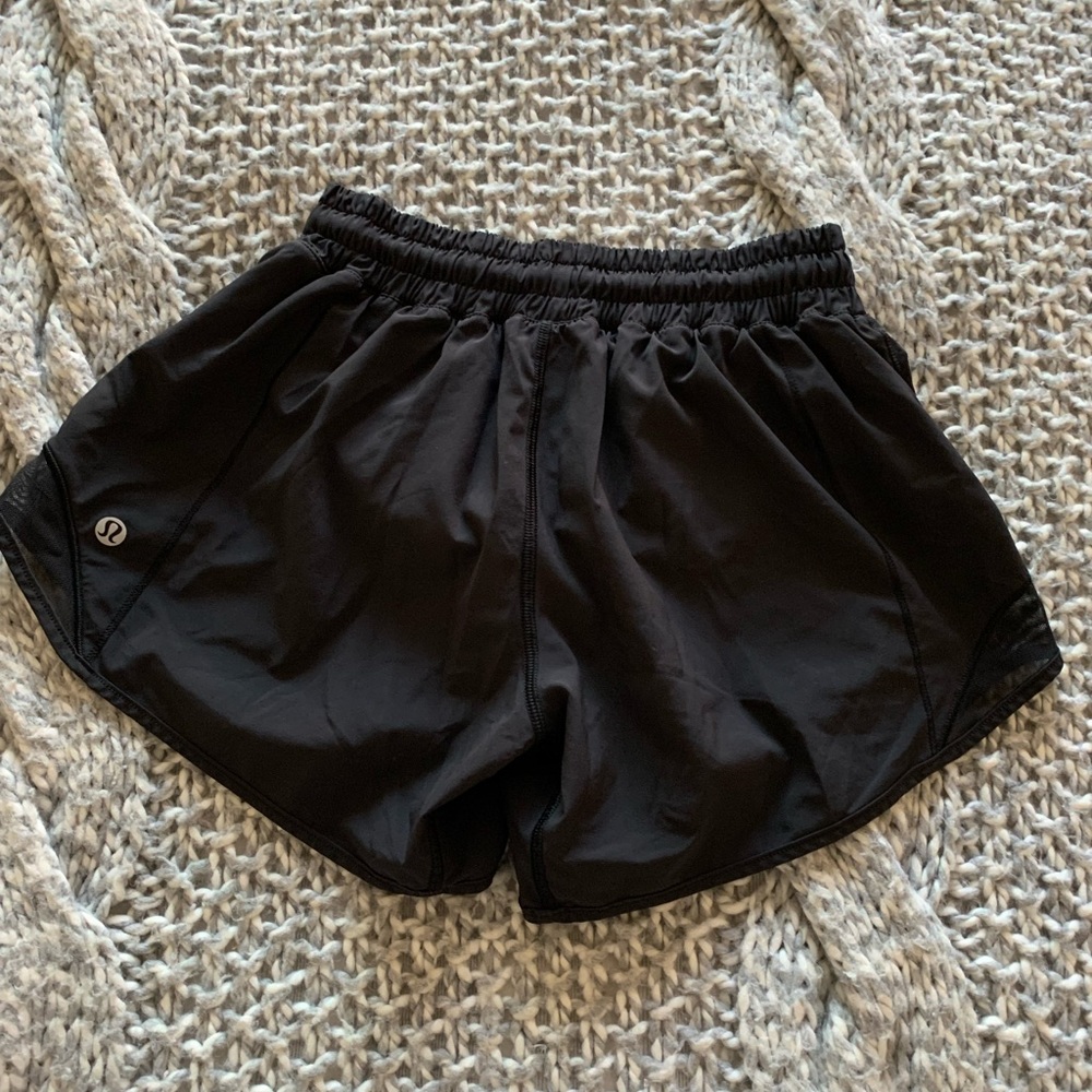 Lululemon Hotty Hot Low-Rise Lined Short 4" Size 2 Black